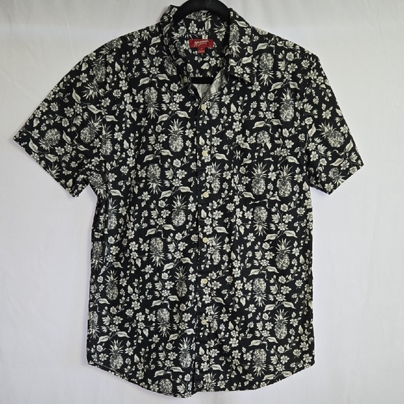 Arizona Jean Company Other - Arizona Jean Company Black and White Floral Shirt
